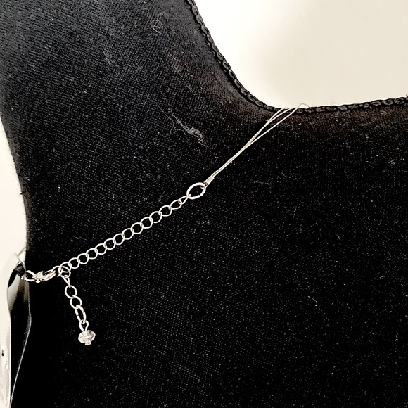 Silver “Invisible” Necklace With White And Hot Pink Beads - Picture 15 of 16